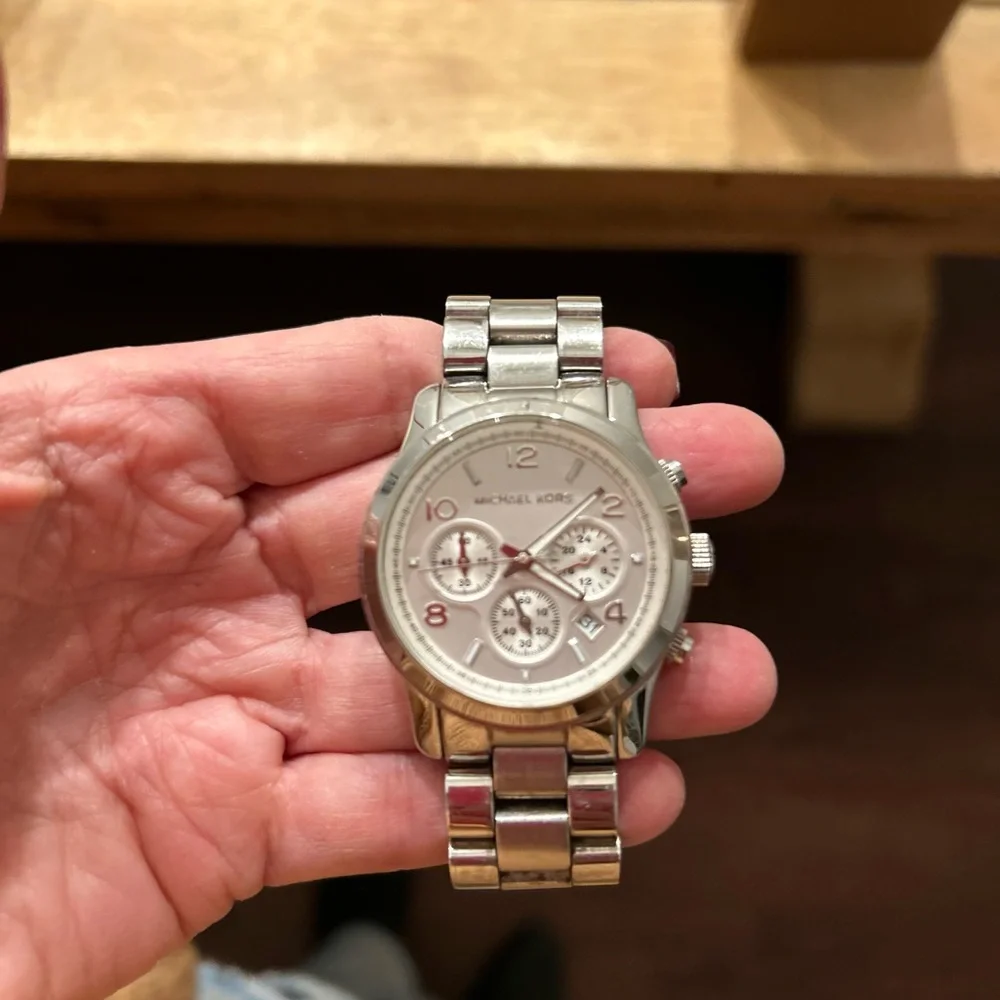 Michael Kors Silver Chronograph Watch. MK5096. Women’s oversized - Picture 5 of 11
